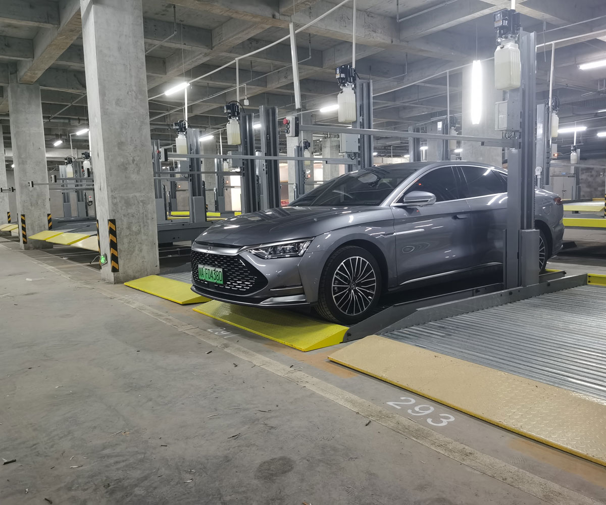 荔波兩層升降橫移停車設備維保
