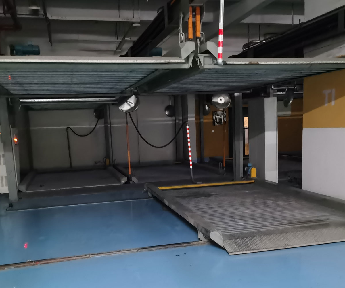 興仁四柱式上下橫移類機(jī)械停車位