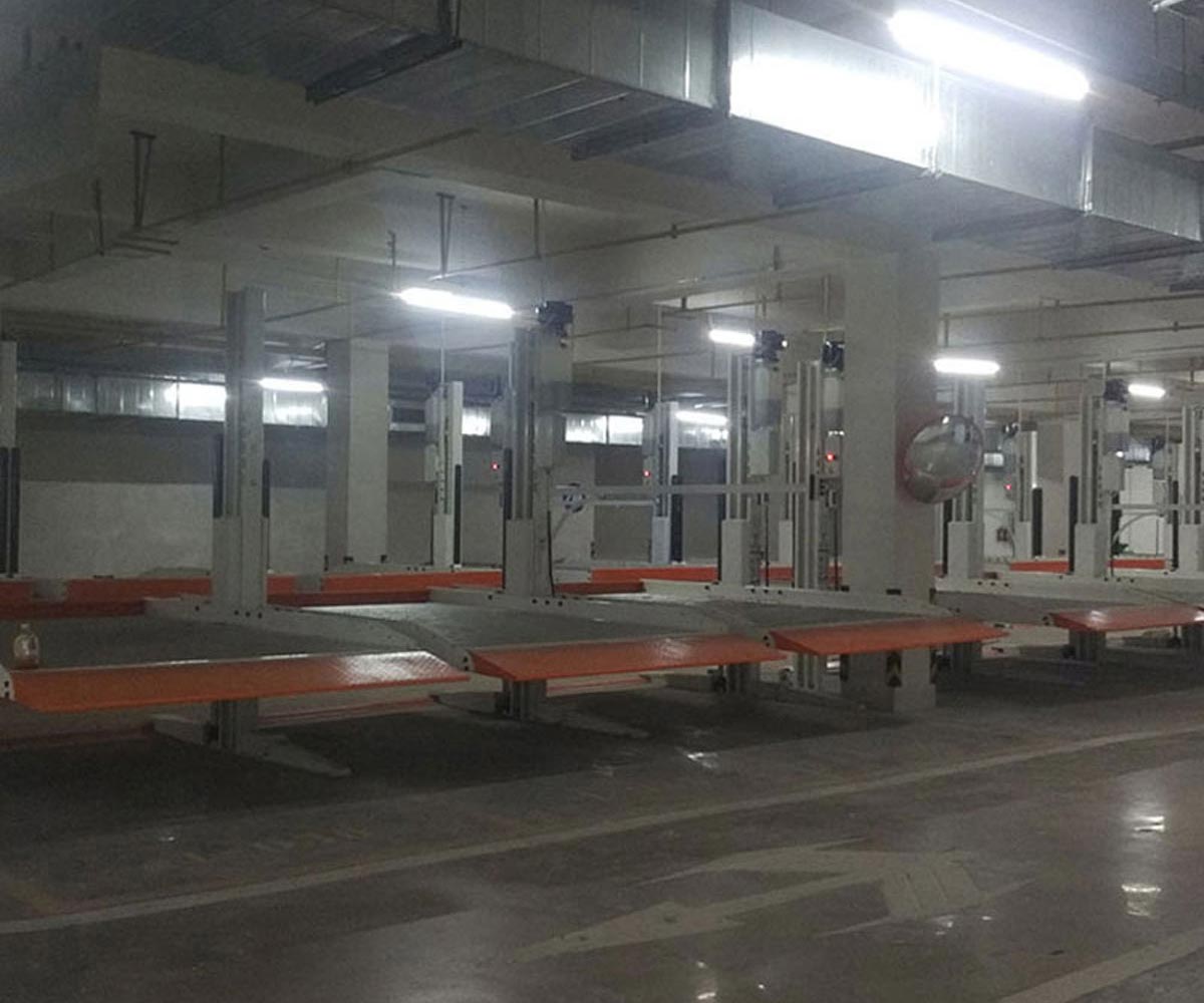 四柱式機(jī)械車庫(kù)維保.jpg